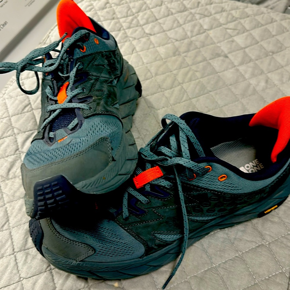 Hokas One One
